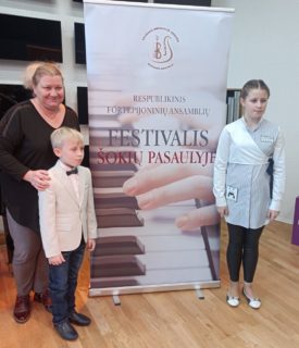 FORTEPIJONINIŲ ANSAMBLIŲ FESTIVALIS „ŠOKIŲ PASAULYJE“