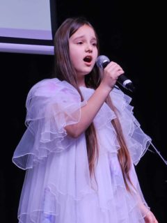 VOKALISTŲ FESTIVALIS ,,SU DAINA IR ŠYPSENA“