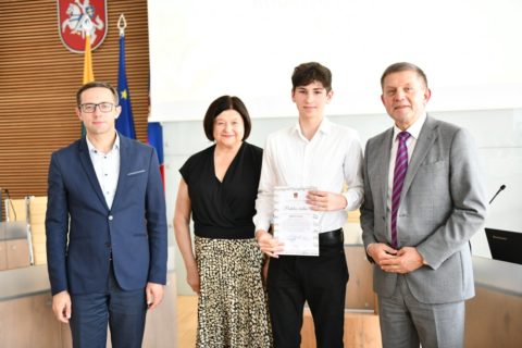 GERIAUSIŲ APDOVANOJIMAI!
