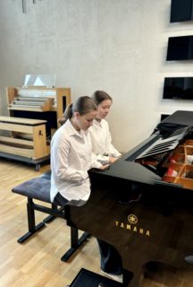 FORTEPIJONINIŲ ANSAMBLIŲ FESTIVALIS „ŠOKIŲ PASAULYJE“