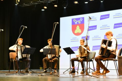 JAUNIMO APDOVANOJIMAI 2024