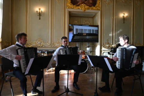 RAJONINIS ANSAMBLIŲ FESTIVALIS „MUZIKUOJAME KARTU 2025“
