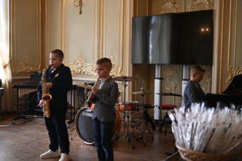 RAJONINIS ANSAMBLIŲ FESTIVALIS „MUZIKUOJAME KARTU 2025“