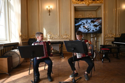 RAJONINIS ANSAMBLIŲ FESTIVALIS „MUZIKUOJAME KARTU 2025“
