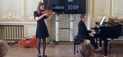 EDUKACINĖ POPIETĖ STYGINIŲ INSTRUMENTŲ MOKINIAMS