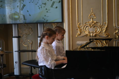 RAJONINIS ANSAMBLIŲ FESTIVALIS „MUZIKUOJAME KARTU 2025“