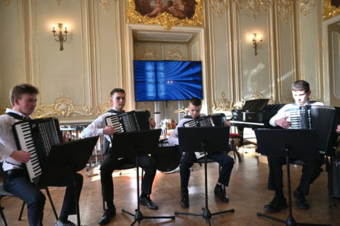 RAJONINIS ANSAMBLIŲ FESTIVALIS „MUZIKUOJAME KARTU 2025“