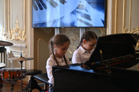 RAJONINIS ANSAMBLIŲ FESTIVALIS „MUZIKUOJAME KARTU 2025“