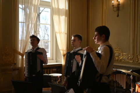 RAJONINIS ANSAMBLIŲ FESTIVALIS „MUZIKUOJAME KARTU 2025“